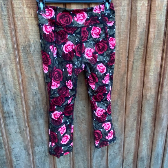 Betsy Johnson performance cropped sport legging - Picture 7 of 14